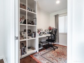 Building Photo - 8918 Link Ct