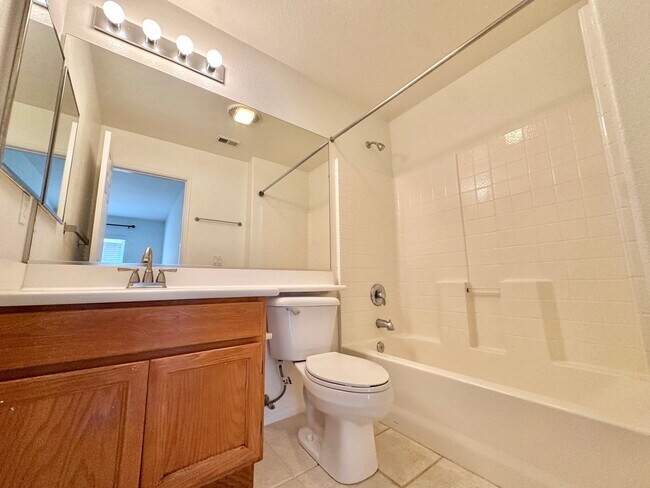 Foto del edificio - 2 bedroom Scripps Ranch Gem with Attached ...