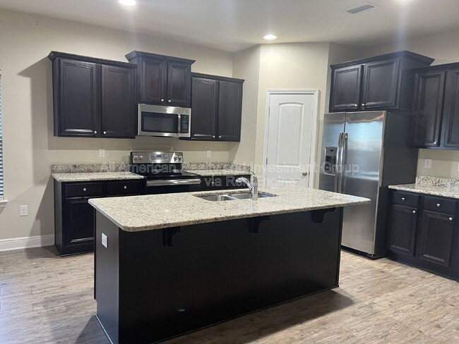 Building Photo - 671 Teal St