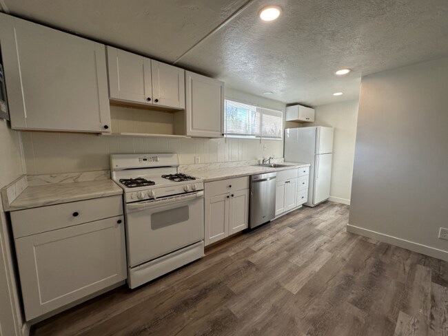 Foto del edificio - 3440 S 200 E