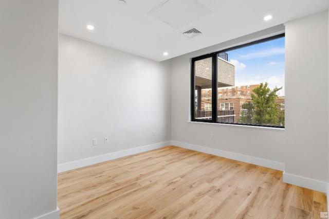 Foto del edificio - 1 bedroom in BRONX NY 10463