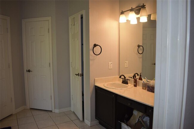 Building Photo - 1715 Canyon View Ct