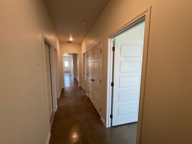 Foto del edificio - 636 Pacific Crest Trl