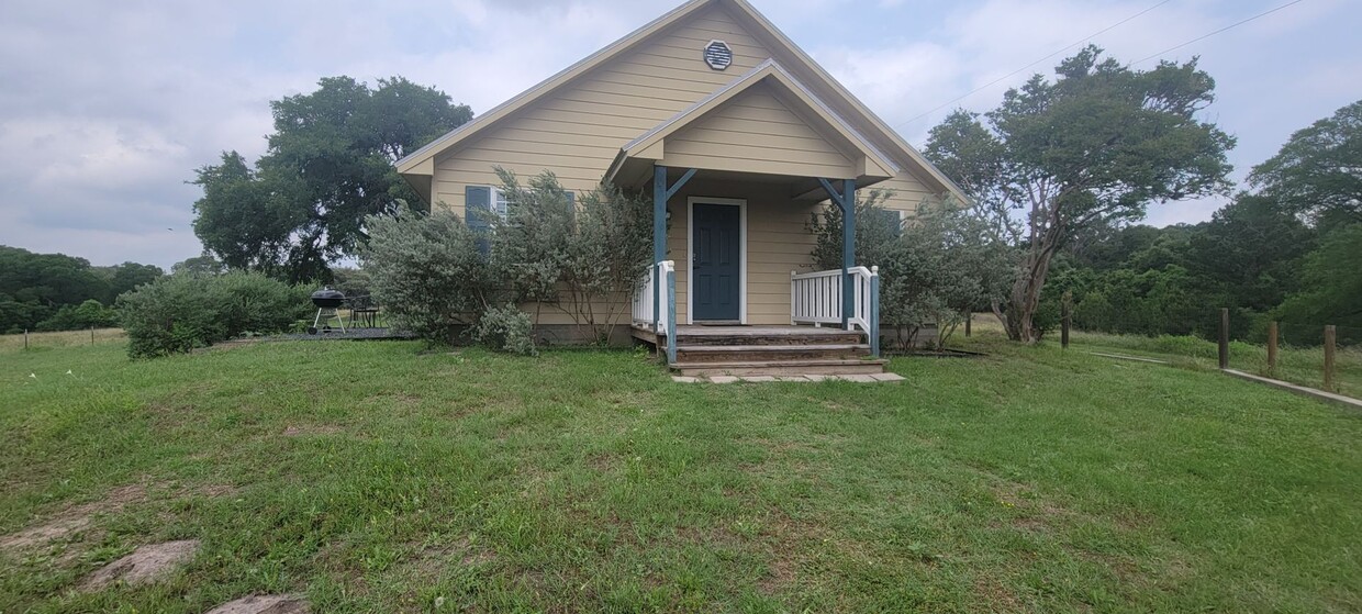 Foto principal - Cute 2 bedroom on Large Ranch