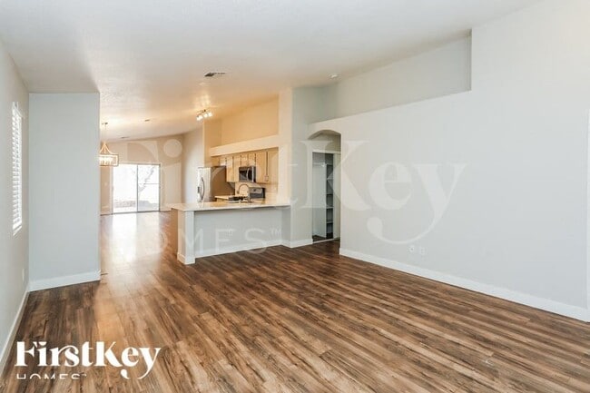 Foto del edificio - 7908 Olympus Ave