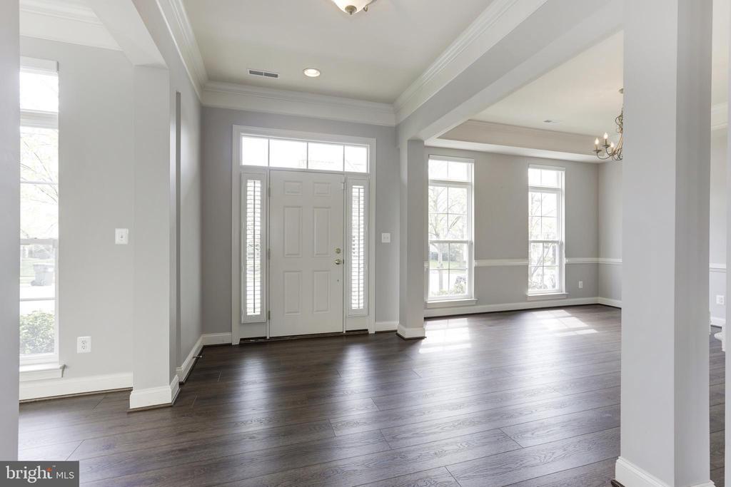 Foto principal - 23247 Hickox Dr