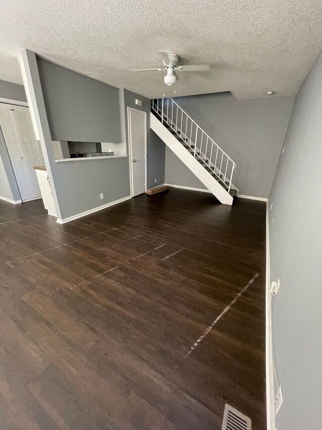Photo - 2 BR Condo West Side