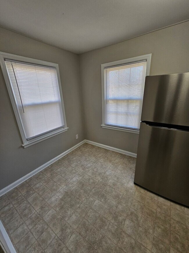 Foto del edificio - 1130 Brighton Road - Bev Roberts Rentals &...
