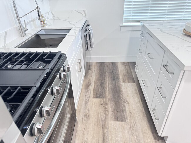 Foto del edificio - 4214 1470 N