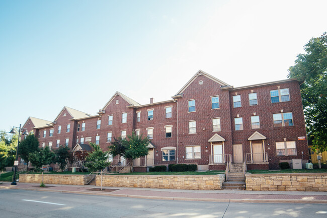 Building Photo - 500 S Gilbert St
