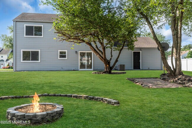 Foto del edificio - 944 Yellowbank Rd