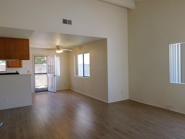 Foto del edificio - 8641 Moody St