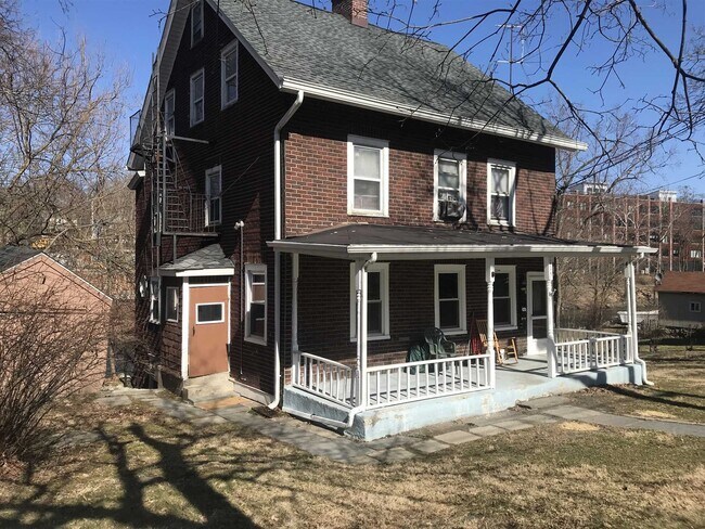 Building Photo - 115 Spring Valley St
