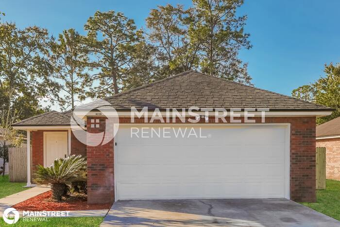 8228 Maple St, Jacksonville, FL 32244
