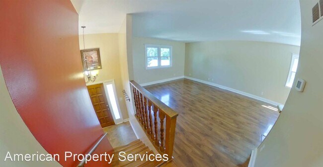 Building Photo - 3 br, 3 bath House - 104 Drake Dr.