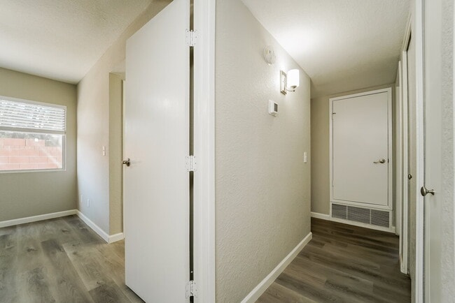 Building Photo - 10061 E Domenic Ln