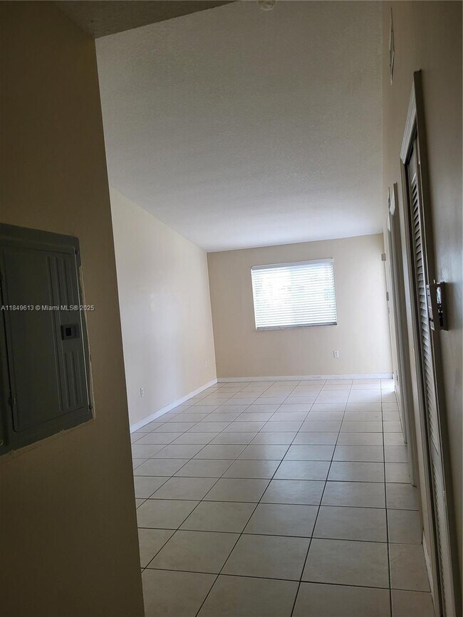 Foto del edificio - 1250 SE 28th Ct