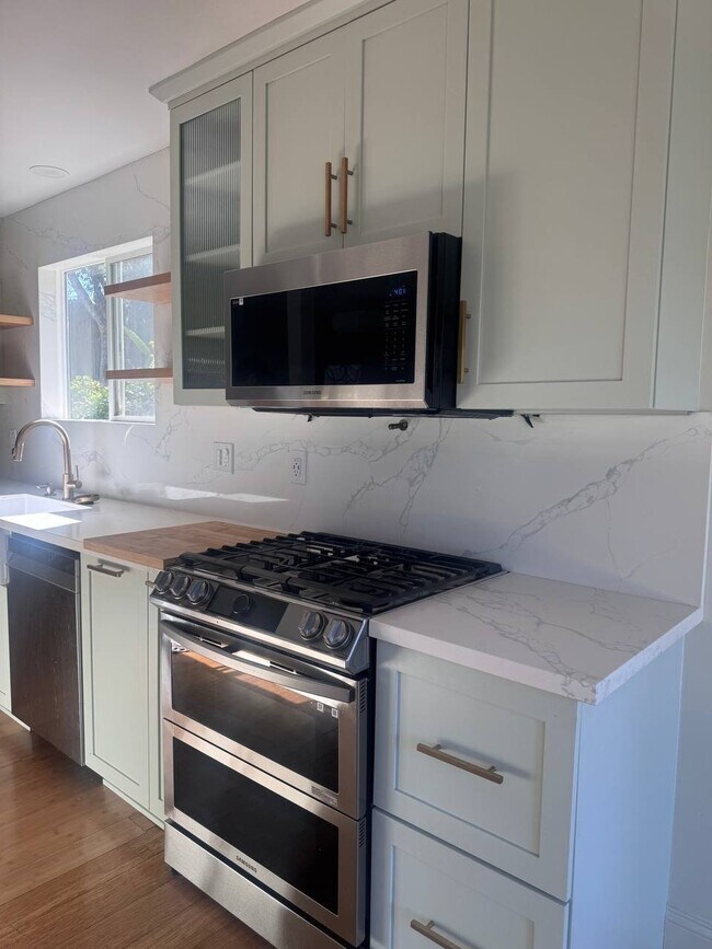 Foto del edificio - 20305 Aetna St