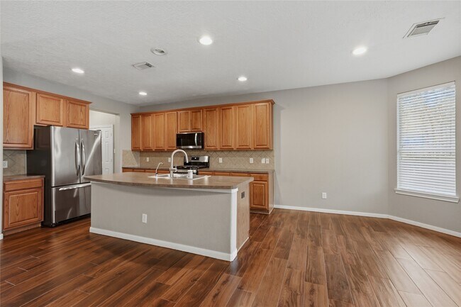 Building Photo - 70 N Spinning Wheel Cir