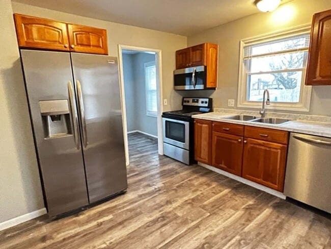 Foto del edificio - 3 BR/ 1 BA w/ renovated kitchen and bath