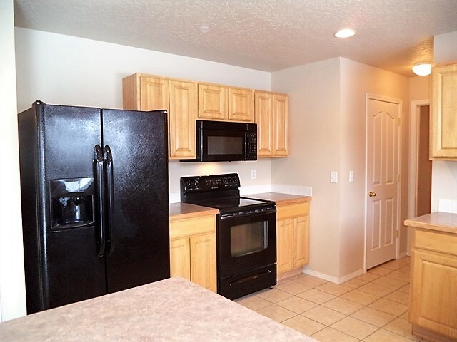 Foto del edificio - 12930 Hayes St