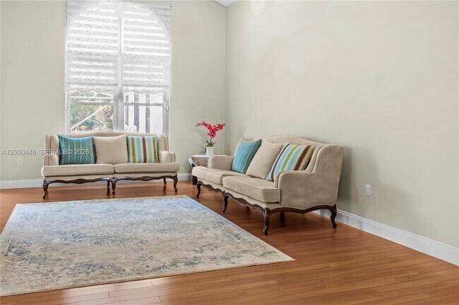 Foto del edificio - 6885 NW 75th Pl
