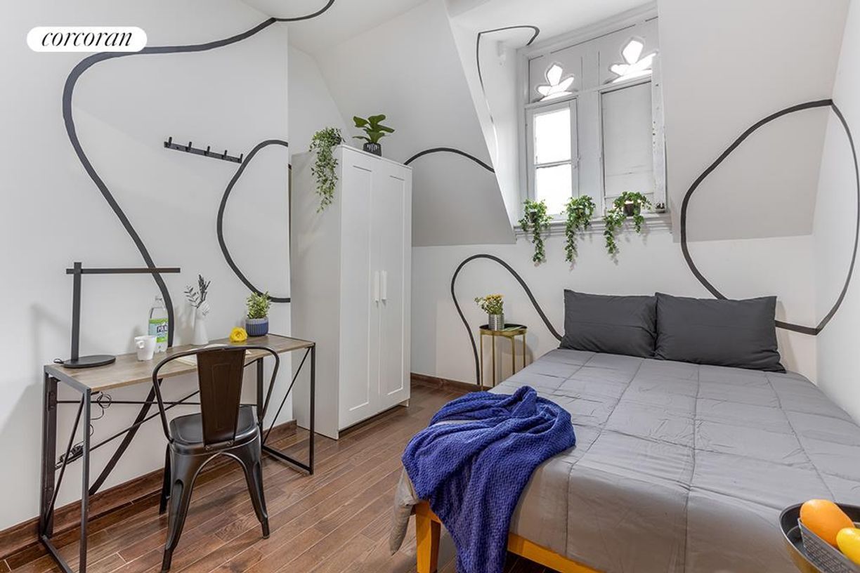 Foto principal - 47 E 129th St