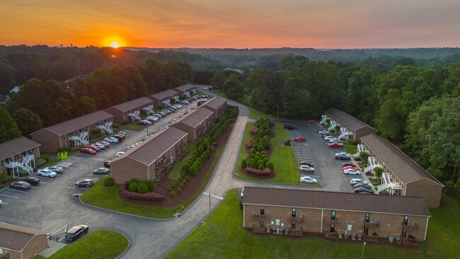 Foto del edificio - Foxcreek Apartments