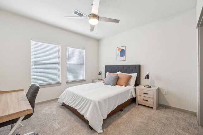 Foto del edificio - 2051 Mayfield Pkwy