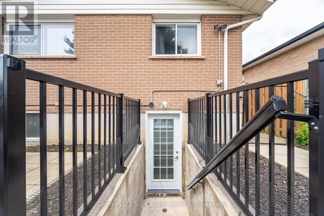 Building Photo - 3583 Ellengale Dr