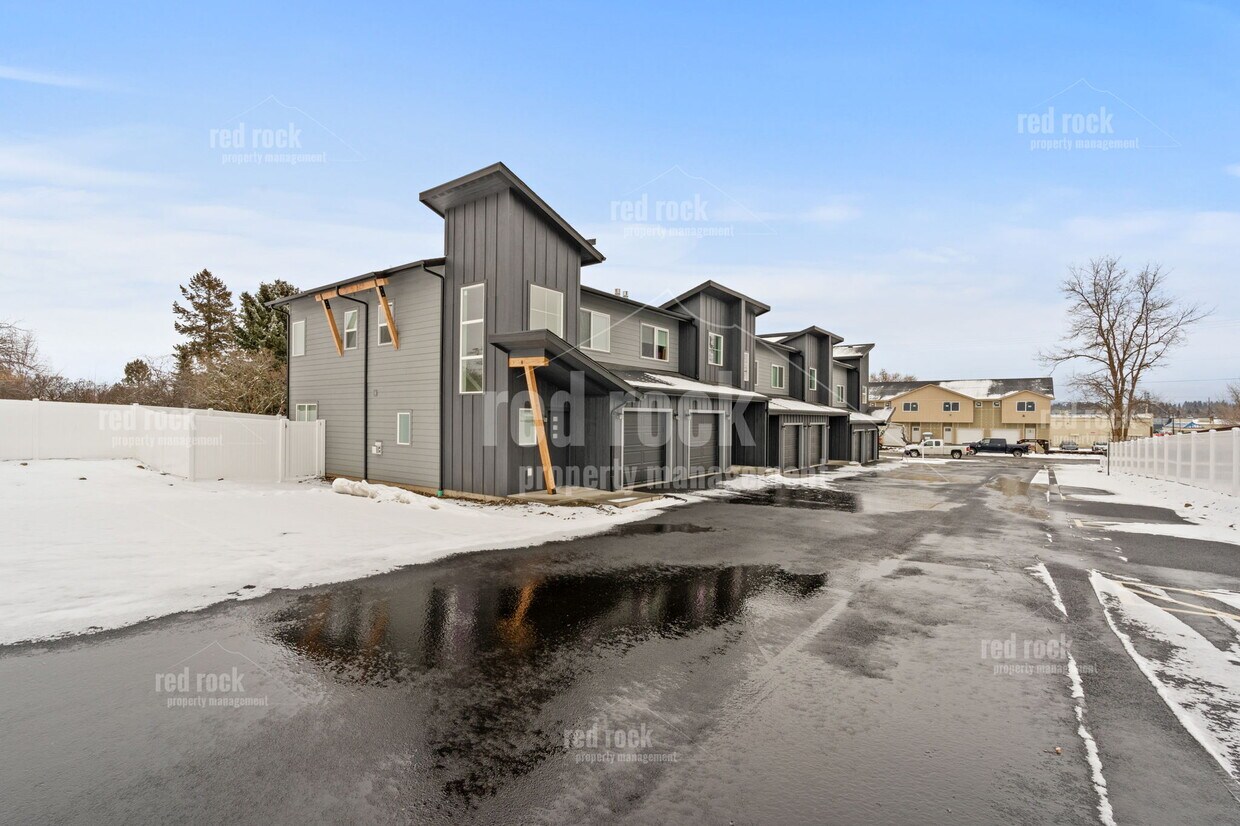 Foto principal - 12625 E Main Ave