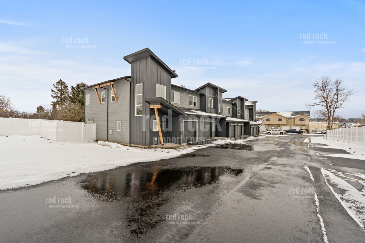 Primary Photo - 12625 E Main Ave