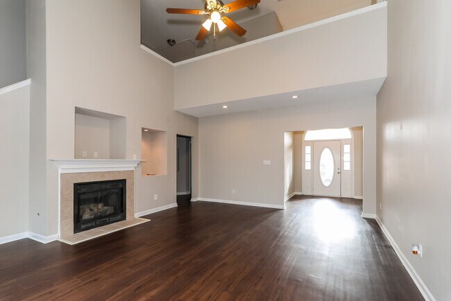 Foto del edificio - 10222 Green Moss Dr N