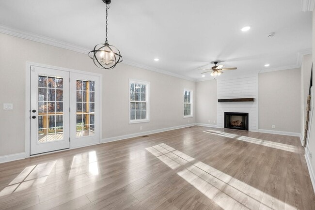 Foto del edificio - 3 Bedroom 2 1/2 Bath Dog Friendly Home For Rent!