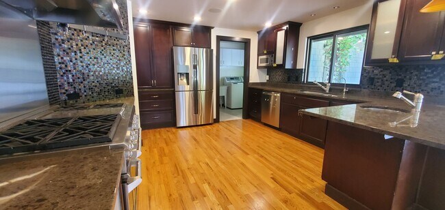 Foto del edificio - Bellevue 98004, Convenient Location