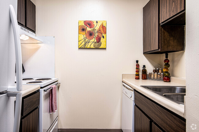 1BR, 1BA - 625SF - ReNew High Ridge