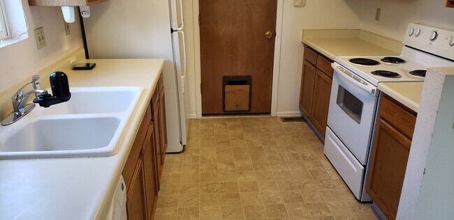 Foto del edificio - 4570 Witches Hollow Ln