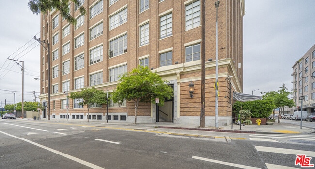 Building Photo - 1850 Industrial St