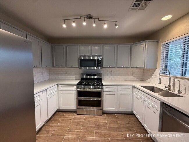 Foto del edificio - 2613 Pinerock St