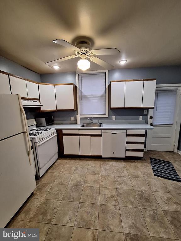 Foto del edificio - 3463 Sunnyside Ave