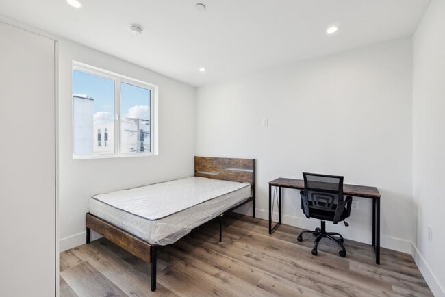 Building Photo - 416 N La Fayette Park Pl