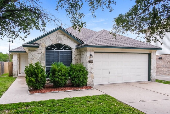 Building Photo - 809 Bushmills Ct