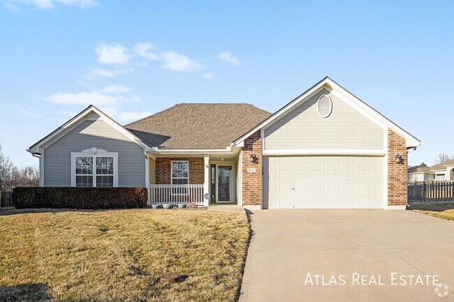 Building Photo - 801 SE Hocker Ct