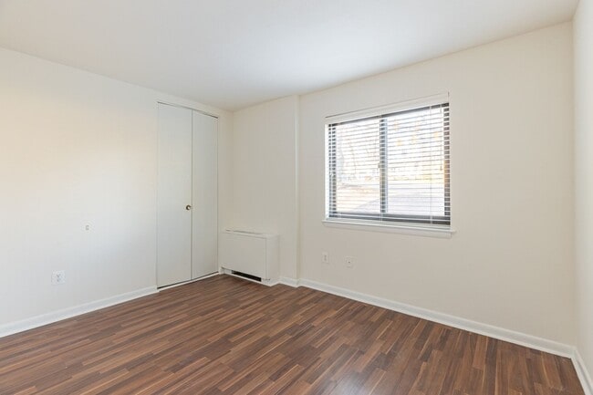 Foto del edificio - Charming garden-level 2-bedroom, 1-bath home