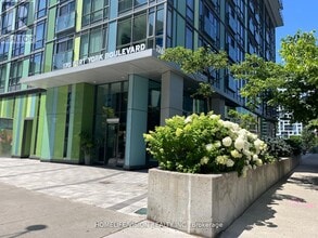 Building Photo - 170 Fort York Blvd