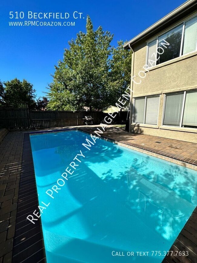 Building Photo - Spacious luxury home with resort-like in g...