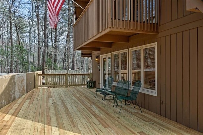 Building Photo - 185 Alpine Dr