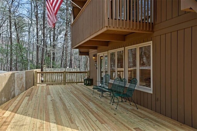 Foto del edificio - 185 Alpine Dr