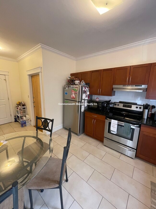 Foto del edificio - 27 Glenville Ave