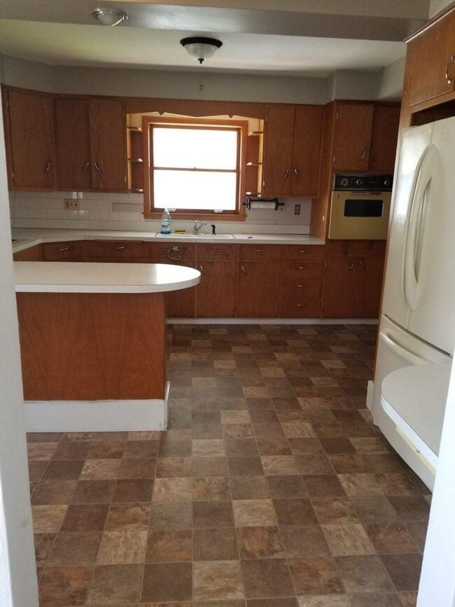 kitchen - 753 McKinley Ave